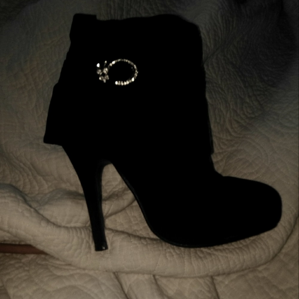 High heel boots
